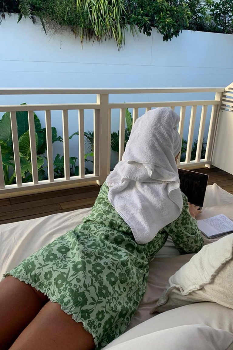 Signature Robe - Moss